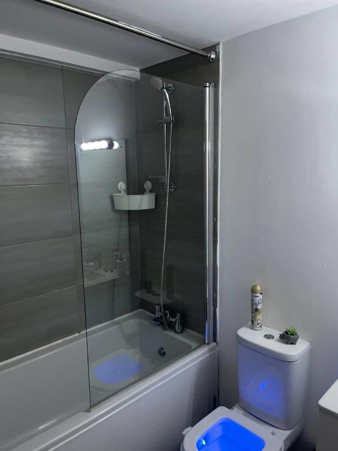 Modern Spacious 1 Bed Flat In Birmingham City Centre With Free Parking, Fast Free Wifi And Netflix 外观 照片