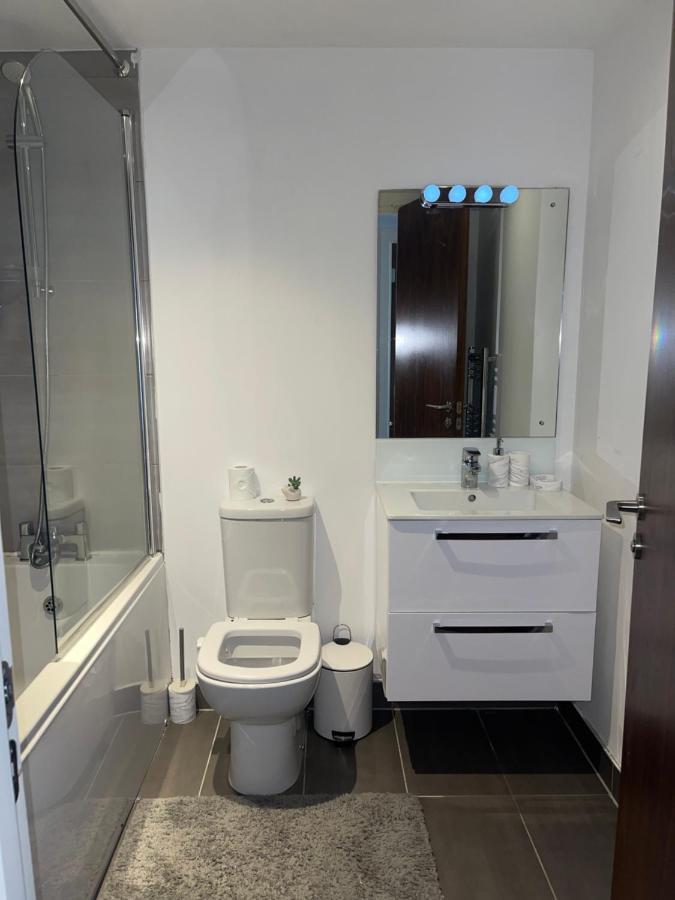 Modern Spacious 1 Bed Flat In Birmingham City Centre With Free Parking, Fast Free Wifi And Netflix 外观 照片
